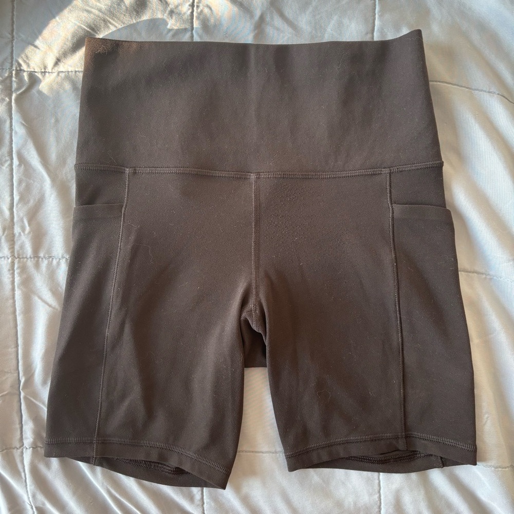 Athleta Salutation Stash 5” Shorts with Pockets, XS, Black